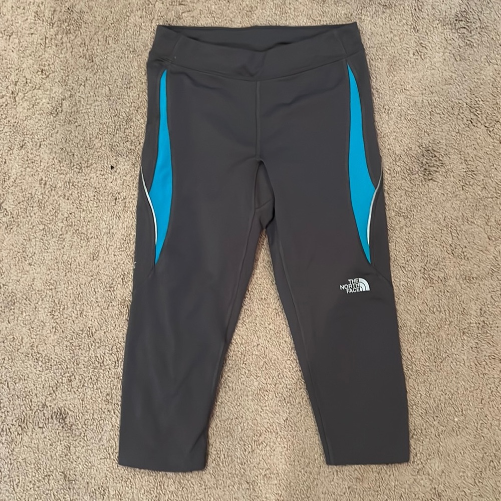 The North Face, women’s active capri, size S, color grey/turquoise